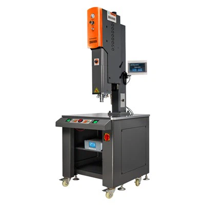 Machine de soudage par ultrasons pour le secteur médical